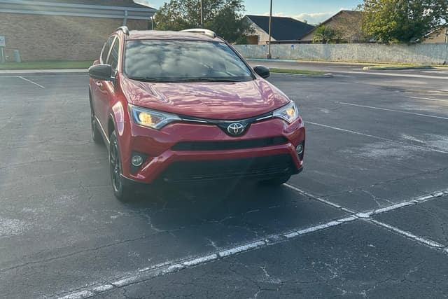 TOYOTA RAV4 photo 2