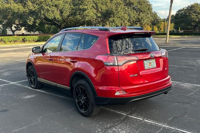 TOYOTA RAV4 photo 4